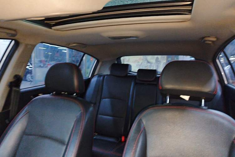 Used Geely Auto Classic Emgrand 2013 Hatchback 1.5L Manual Entry-Level Model Headliner