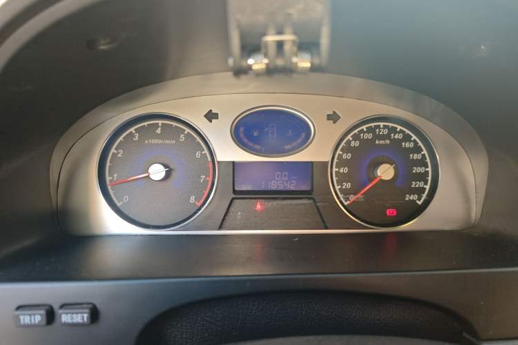 Used Geely Auto Classic Emgrand 2013 Sedan 1.8L Manual Entry-Level CNG Model Instrument Cluster