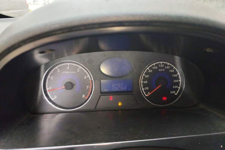 Used Geely Auto Classic Emgrand 2013 Hatchback 1.5L Manual Entry-Level Model Instrument Cluster