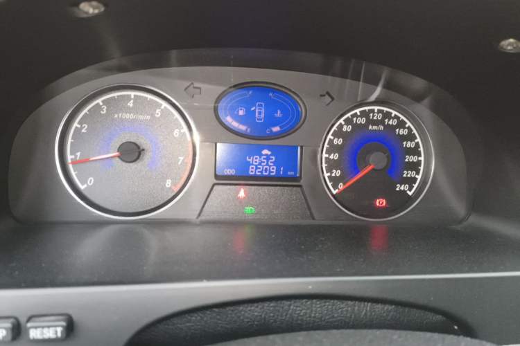 Used Geely Auto Classic Emgrand 2013 Sedan 1.5L Manual Entry-Level Model Instrument Cluster
