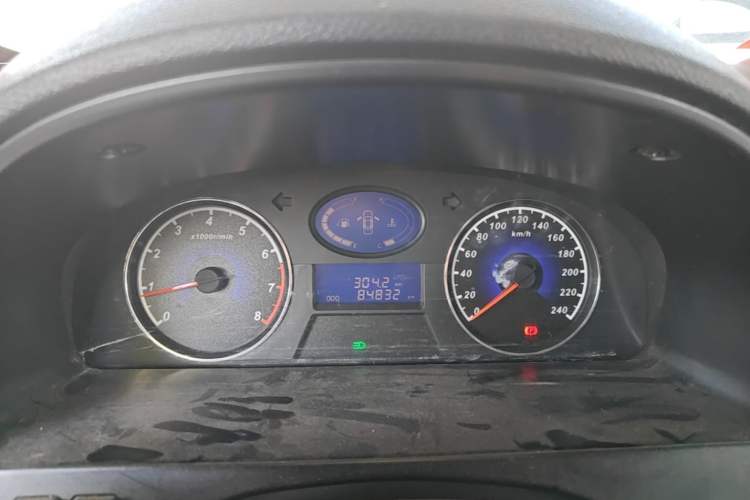Used Geely Auto Classic Emgrand 2013 Sedan 1.5L Manual Entry-Level Model Instrument Cluster