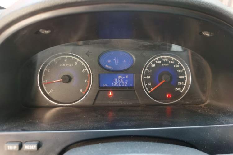 Used Geely Auto Classic Emgrand 2013 Hatchback 1.5L Manual Entry-Level Model Instrument Cluster