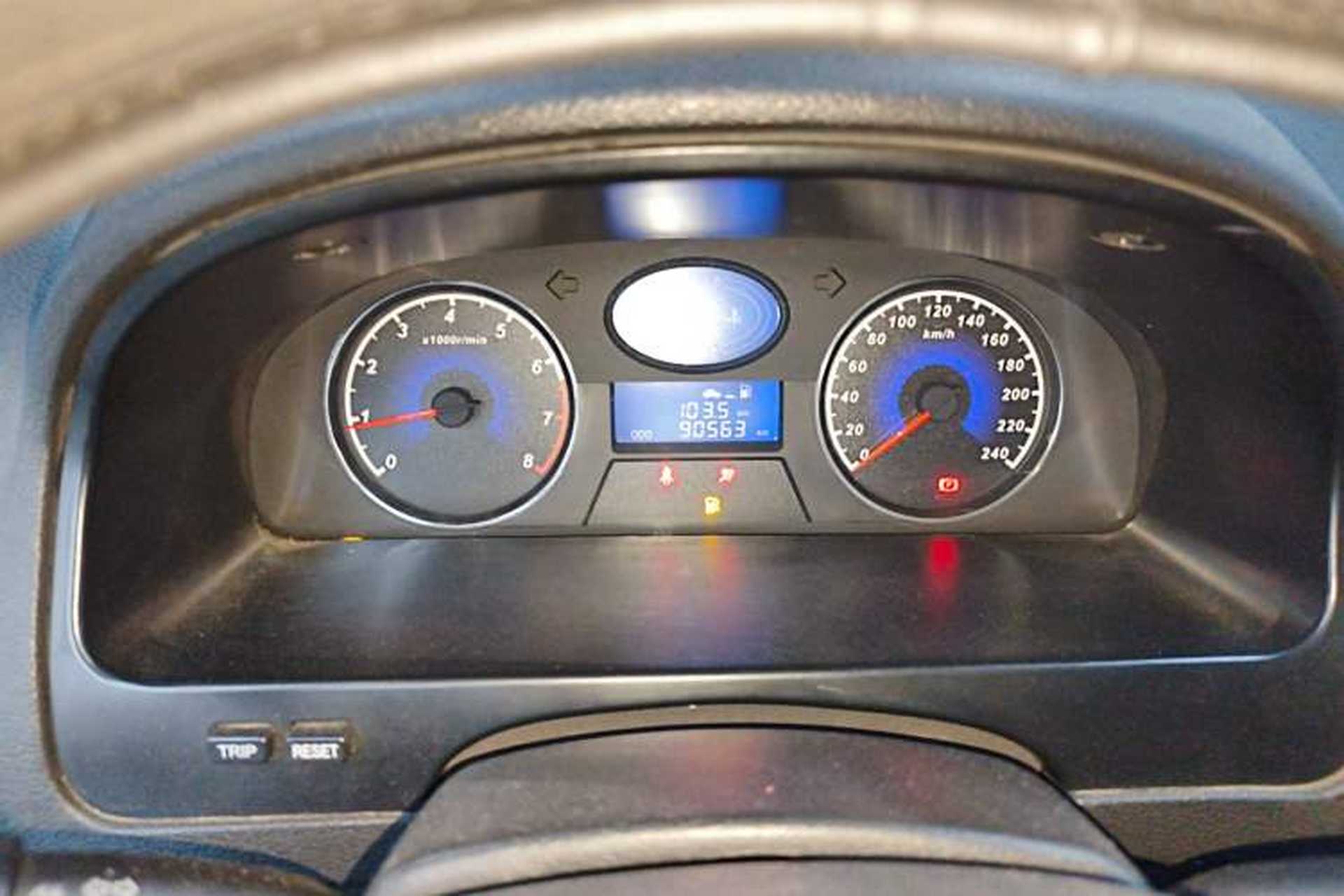 Used Geely Auto Classic Emgrand 2013 Hatchback 1.5L Manual Entry-Level Model Instrument Cluster