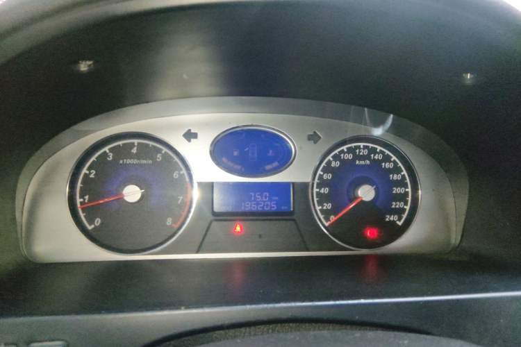 Used Geely Auto Classic Emgrand 2013 Sedan 1.8L Manual Entry-Level CNG Model Instrument Cluster