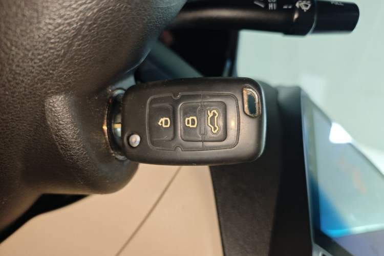 Used Geely Auto Classic Emgrand 2013 Sedan 1.8L CVT Elite Model Interior 1