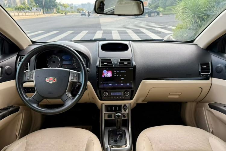 Used Geely Auto Classic Emgrand 2013 Sedan 1.8L CVT Elite Model Interior 2