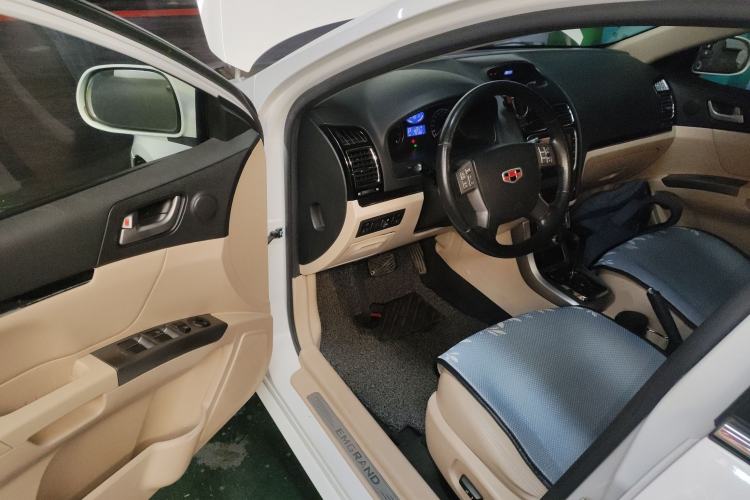 Used Geely Auto Classic Emgrand 2013 Sedan 1.8L CVT Prestige Model Interior 3
