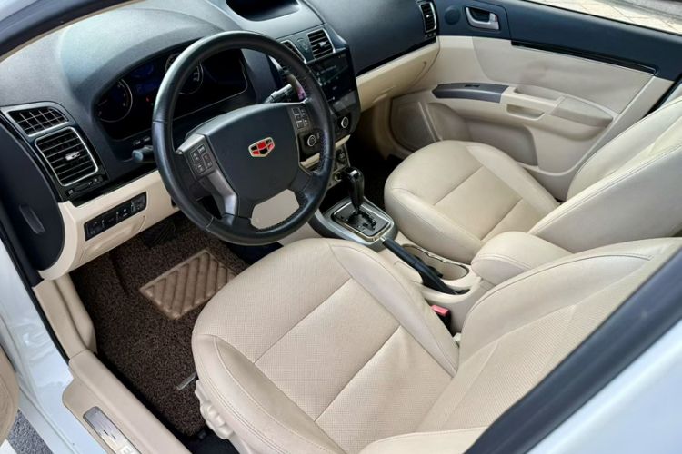 Used Geely Auto Classic Emgrand 2013 Sedan 1.8L CVT Elite Model Interior 5