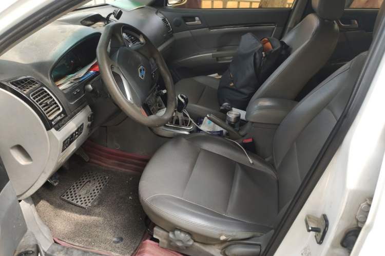 Used Geely Auto Classic Emgrand 2013 Sedan 1.8L Manual Elite CNG Model Left Front Seat