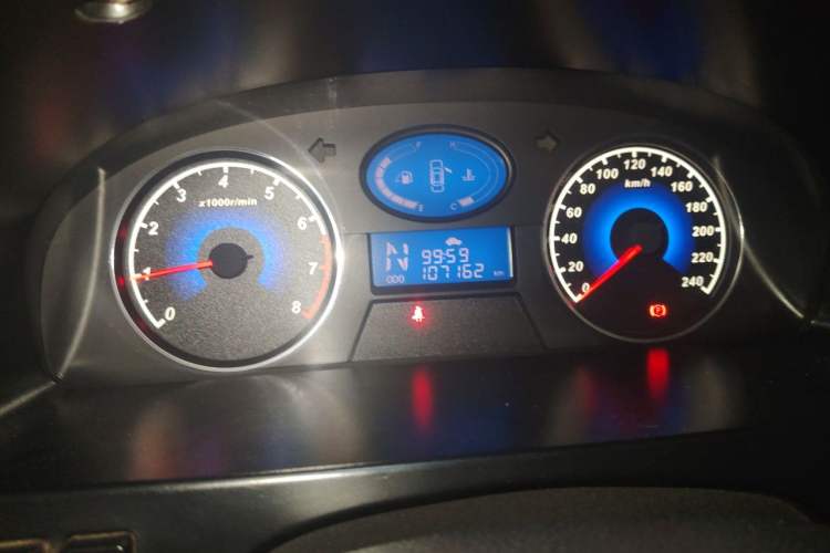 Used Geely Auto Classic Emgrand 2013 Sedan 1.8L CVT Elite Model Odometer Close Up