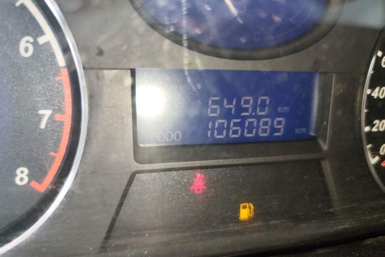 Used Geely Auto Classic Emgrand 2013 Hatchback 1.5L Manual Entry-Level Model Odometer Close Up