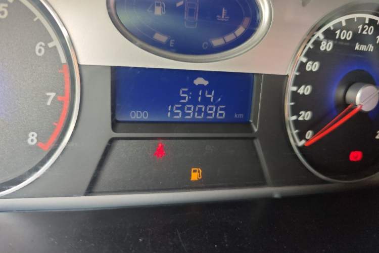 Used Geely Auto Classic Emgrand 2013 Sedan 1.8L Manual Elite CNG Model Odometer Close Up