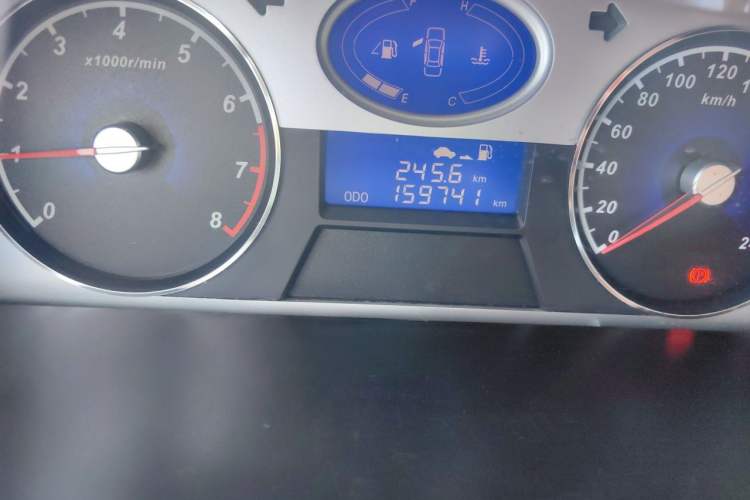 Used Geely Auto Classic Emgrand 2013 Hatchback 1.5L Manual Entry-Level Model Odometer Close Up
