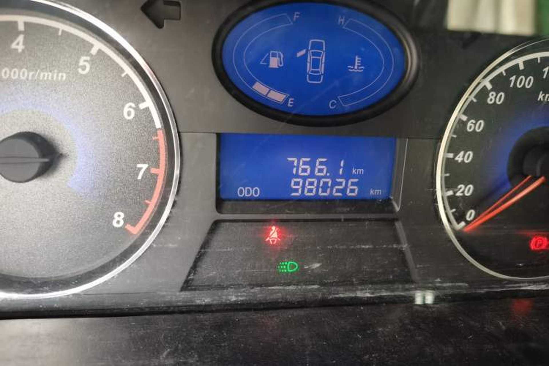 Used Geely Auto Classic Emgrand 2013 Sedan 1.5L Manual Entry-Level Model Odometer Close Up