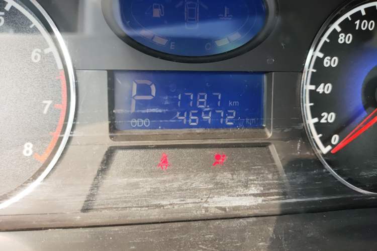 Used Geely Auto Classic Emgrand 2013 Hatchback 1.8L CVT Prestige Model Odometer Close Up