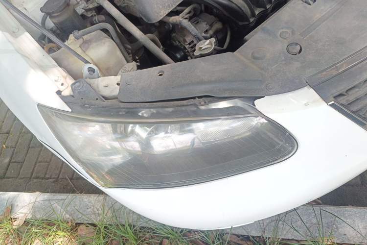 Used Geely Auto Classic Emgrand 2013 Hatchback 1.5L Manual Entry-Level Model Right Front Headlight