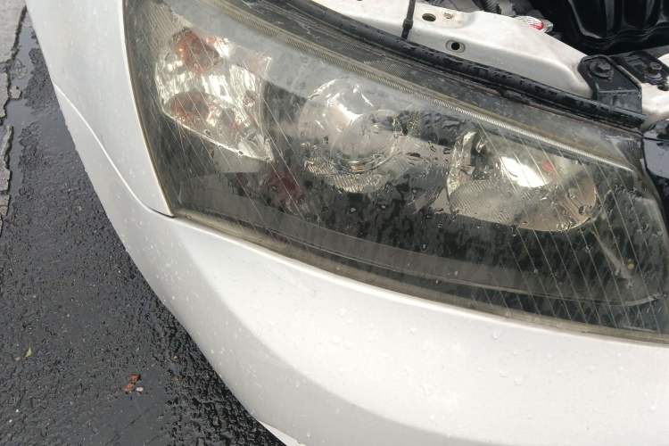 Used Geely Auto Classic Emgrand 2013 Sedan 1.5L Manual Entry-Level Model Right Front Headlight