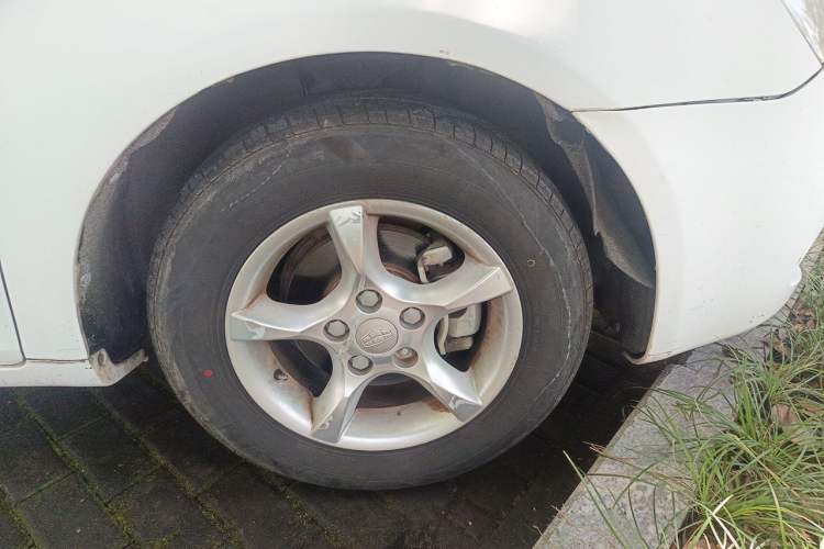Used Geely Auto Classic Emgrand 2013 Hatchback 1.5L Manual Entry-Level Model Right Front Wheel Hub