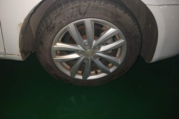 Used Geely Auto Classic Emgrand 2013 Sedan 1.8L CVT Elite Model Right Front Wheel Hub