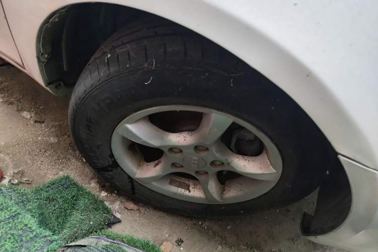 Used Geely Auto Classic Emgrand 2013 Hatchback 1.5L Manual Entry-Level Model Right Front Wheel Hub