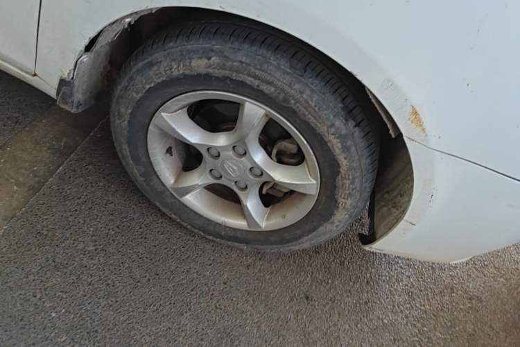Used Geely Auto Classic Emgrand 2013 Sedan 1.5L Manual Entry-Level Model Right Front Wheel Hub