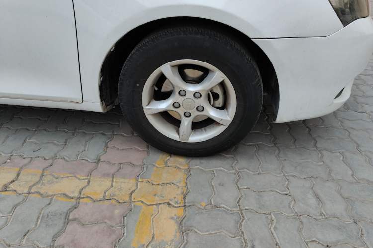 Used Geely Auto Classic Emgrand 2013 Hatchback 1.5L Manual Entry-Level Model Right Front Wheel Hub