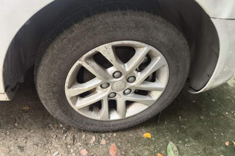Used Geely Auto Classic Emgrand 2013 Sedan 1.8L Manual Entry-Level CNG Model Right Front Wheel Hub