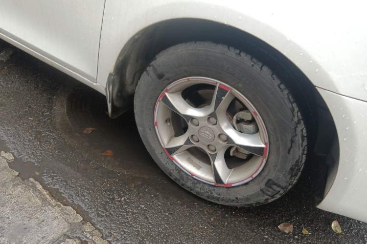 Used Geely Auto Classic Emgrand 2013 Sedan 1.5L Manual Entry-Level Model Right Front Wheel Hub