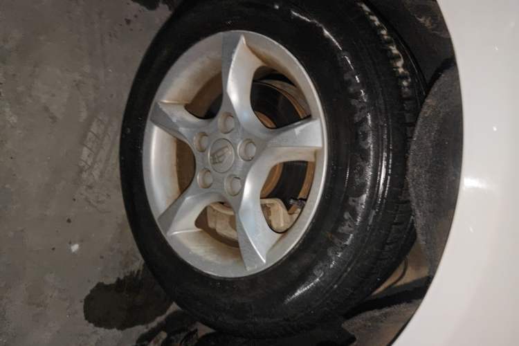 Used Geely Auto Classic Emgrand 2013 Sedan 1.5L Manual Entry-Level Model Right Front Wheel Hub