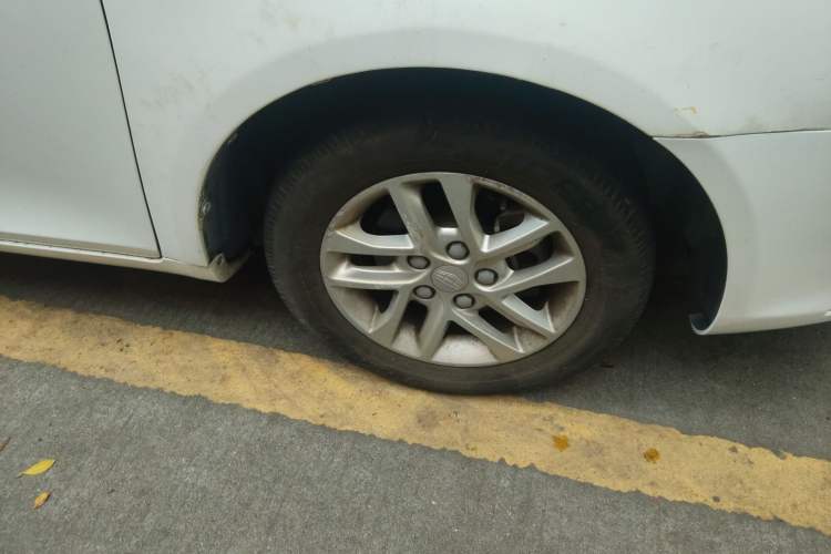 Used Geely Auto Classic Emgrand 2013 Sedan 1.8L Manual Entry-Level CNG Model Right Front Wheel Hub