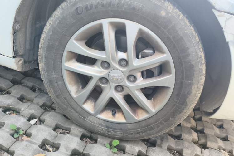 Used Geely Auto Classic Emgrand 2013 Sedan 1.8L Manual Elite Model Right Front Wheel Hub