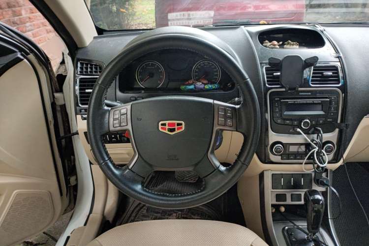 Used Geely Auto Classic Emgrand 2013 Sedan 1.8L CVT Elite Model Steering Wheel