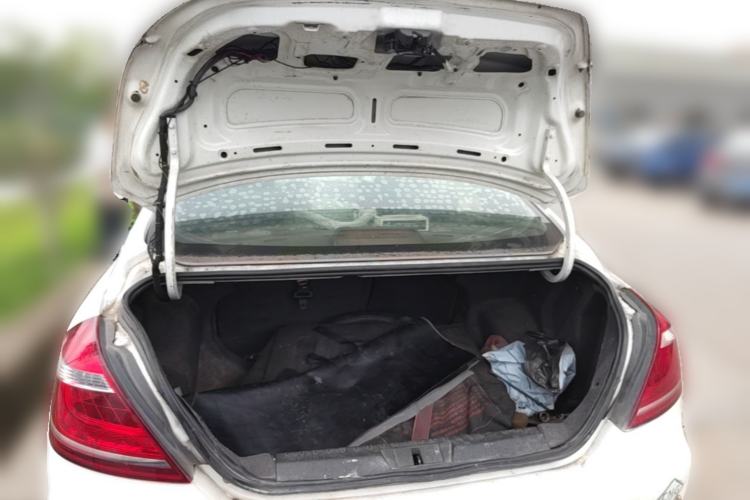 Used Geely Auto Classic Emgrand 2013 Sedan 1.8L Manual Entry-Level CNG Model Trunk