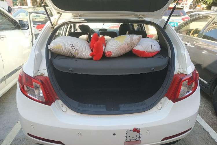 Used Geely Auto Classic Emgrand 2013 Hatchback 1.5L Manual Luxury Model Trunk