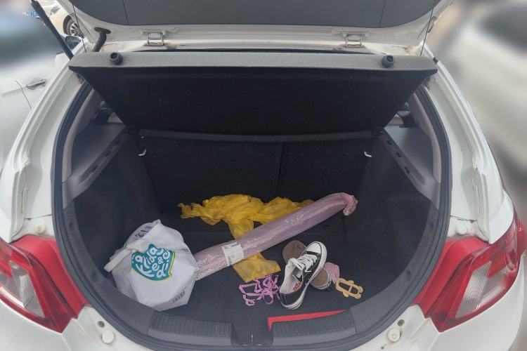 Used Geely Auto Classic Emgrand 2013 Hatchback 1.5L Manual Entry-Level Model Trunk