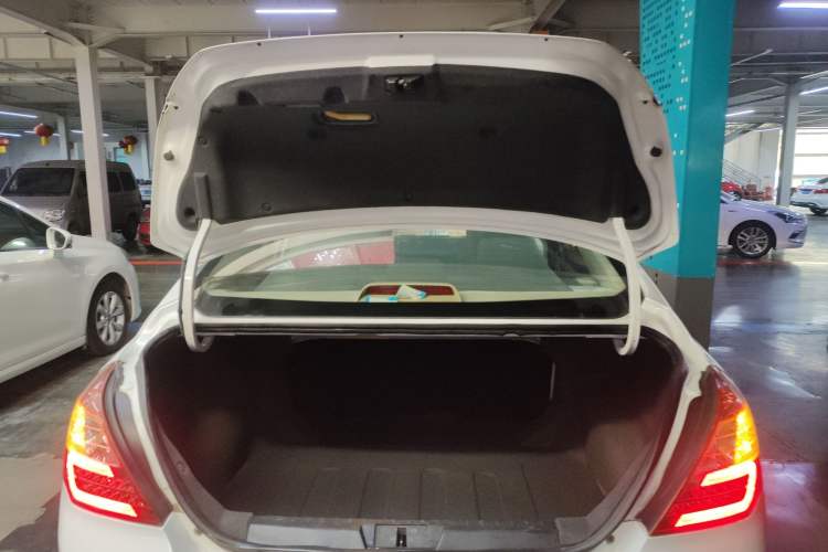 Used Geely Auto Classic Emgrand 2013 Sedan 1.8L CVT Prestige Model Trunk