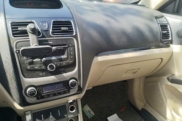Used Geely Auto Classic Emgrand 2013 Sedan 1.5L Manual Elite Model Audio And AC Panel
