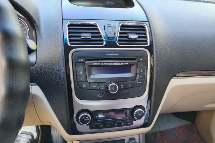 Used Geely Auto Classic Emgrand 2013 Sedan 1.5L Manual Elite Model Audio And AC Panel