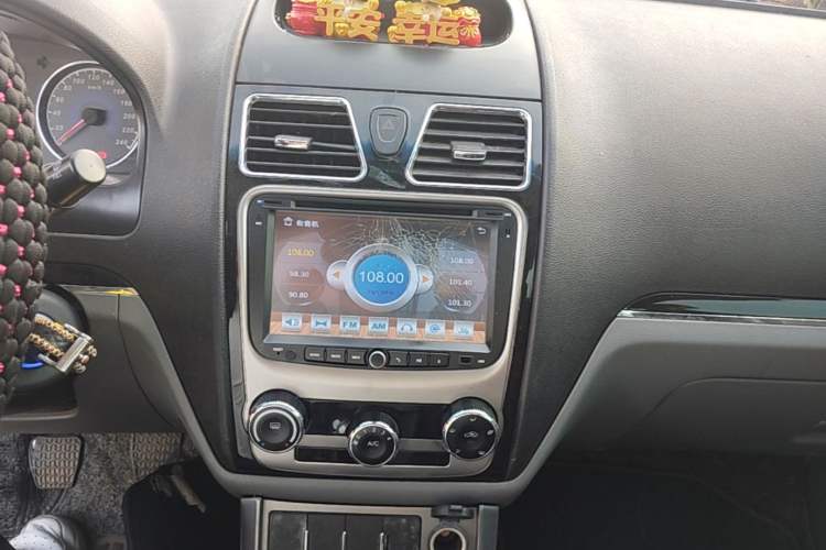Used Geely Auto Classic Emgrand 2013 Sedan 1.5L Manual Entry-Level Model Audio And AC Panel