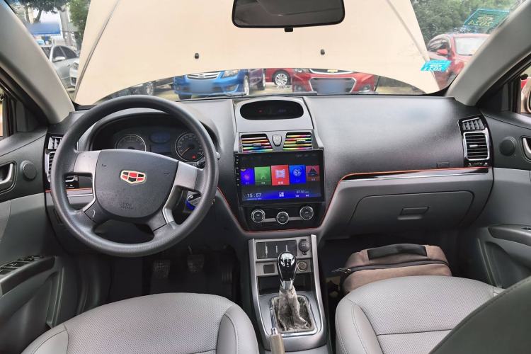 Used Geely Auto Classic Emgrand 2013 Sedan 1.5L Manual Entry-Level Model Center Console