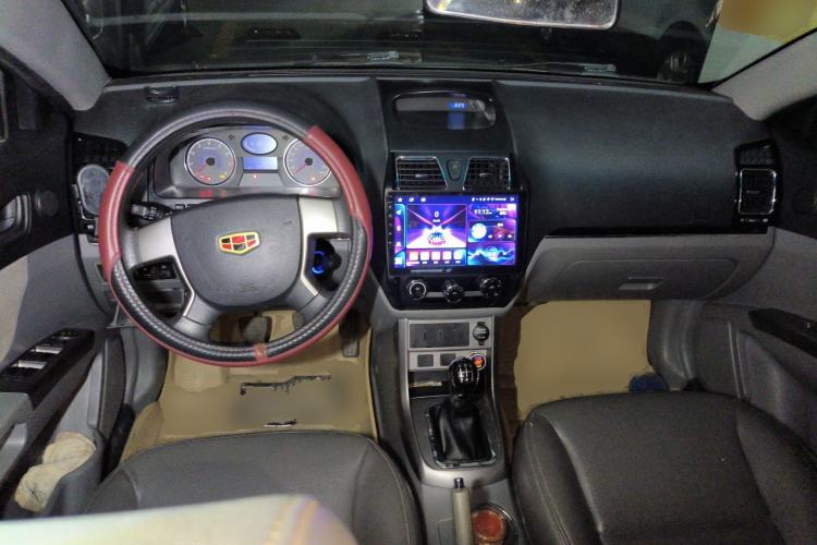 Used Geely Auto Classic Emgrand 2013 Sedan 1.5L Manual Entry-Level Model Center Console