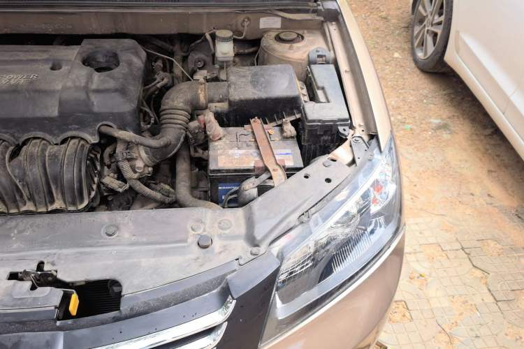 Used Geely Auto Classic Emgrand 2013 Sedan 1.8L Manual Entry-Level CNG Model Engine Bay Left