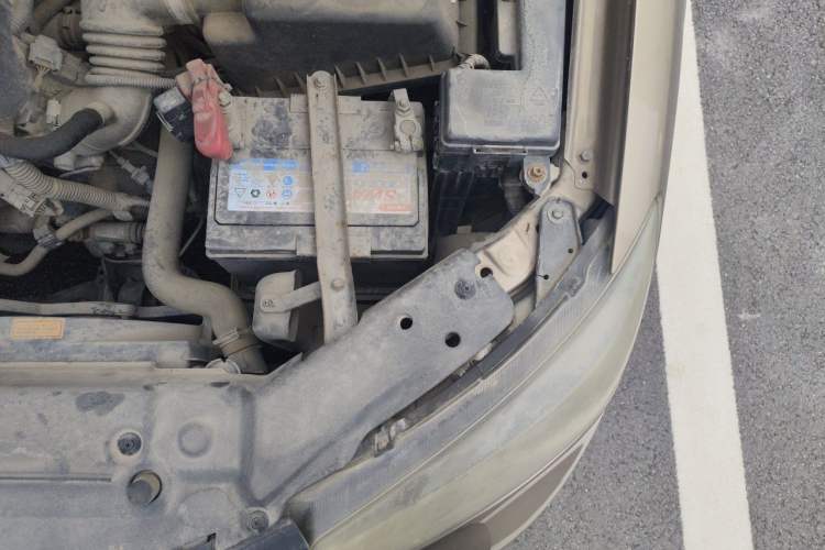 Used Geely Auto Classic Emgrand 2013 Sedan 1.5L Manual Elite Model Engine Bay Left