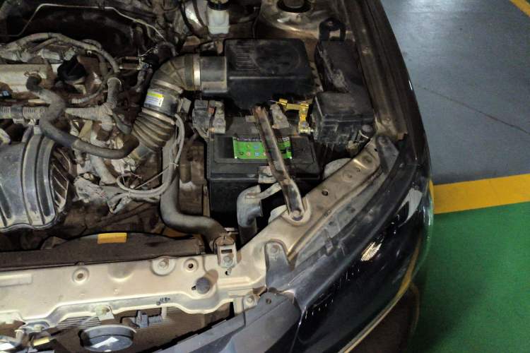 Used Geely Auto Classic Emgrand 2013 Sedan 1.5L Manual Entry-Level Model Engine Bay Left