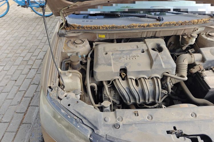 Used Geely Auto Classic Emgrand 2013 Sedan 1.5L Manual Elite Model Engine Bay Right