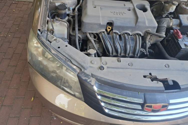 Used Geely Auto Classic Emgrand 2013 Sedan 1.5L Manual Elite Model Engine Bay Right