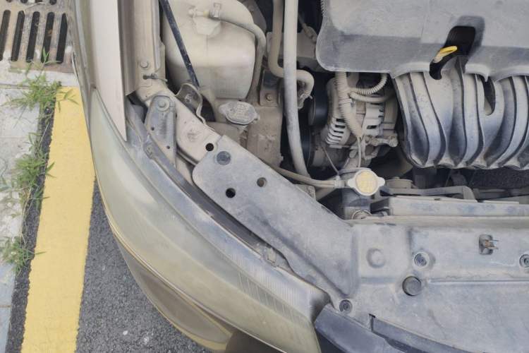 Used Geely Auto Classic Emgrand 2013 Sedan 1.5L Manual Elite Model Engine Bay Right