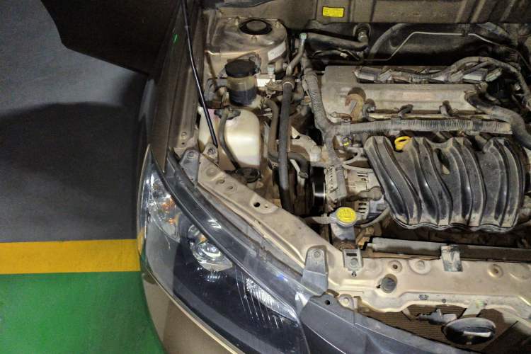 Used Geely Auto Classic Emgrand 2013 Sedan 1.5L Manual Entry-Level Model Engine Bay Right