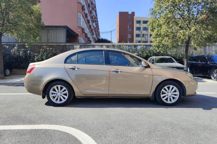 Used Geely Auto Classic Emgrand 2013 Sedan 1.5L Manual Elite Model Exterior 2