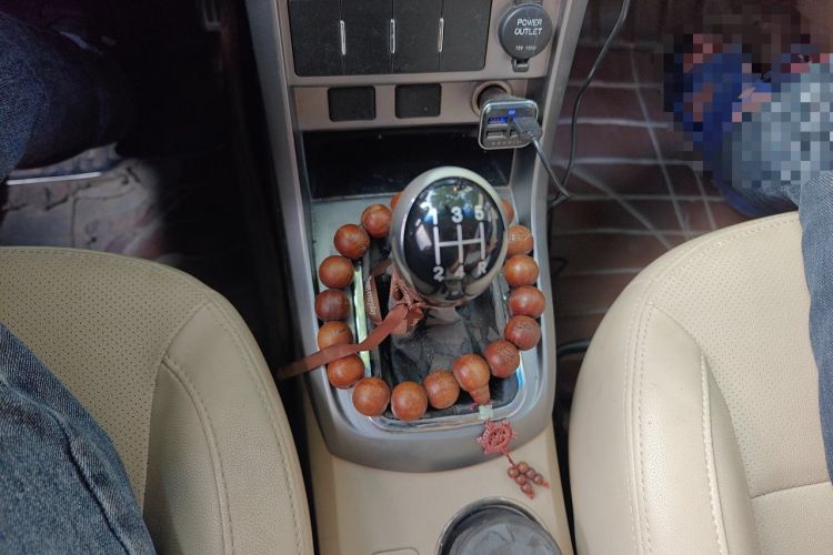 Used Geely Auto Classic Emgrand 2013 Sedan 1.5L Manual Elite Model Gear Lever